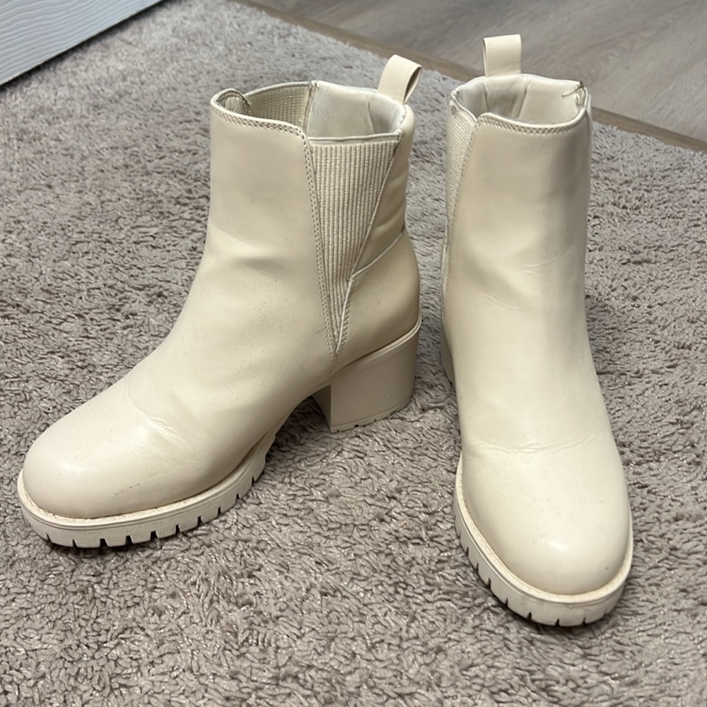Altered state size 7 platform cream boots booties